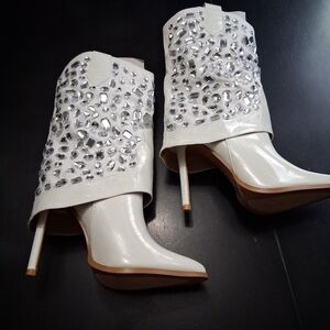 NIBLauren Lorraine Hana White Cowgirl Embellished Boots   Size 8.5